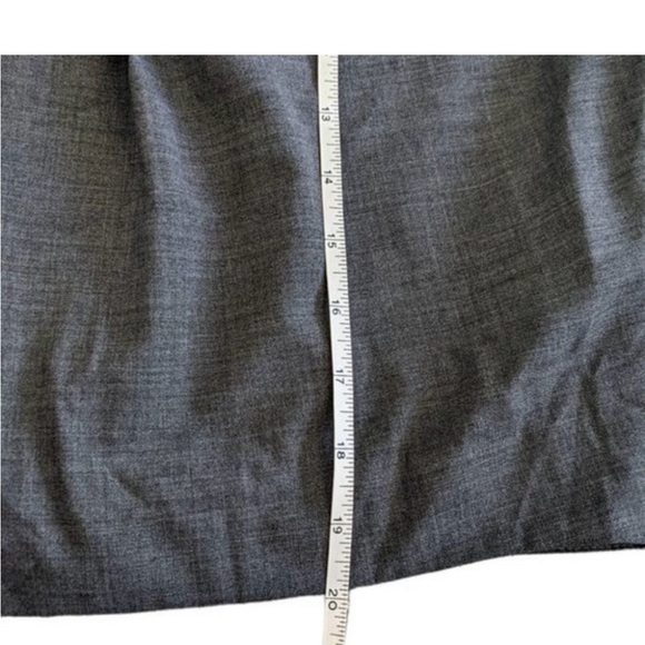 Aritzia Talula Babaton Wool Tulip Hem Pencil Skirt Charcoal Grey size 6 - Picture 7 of 8